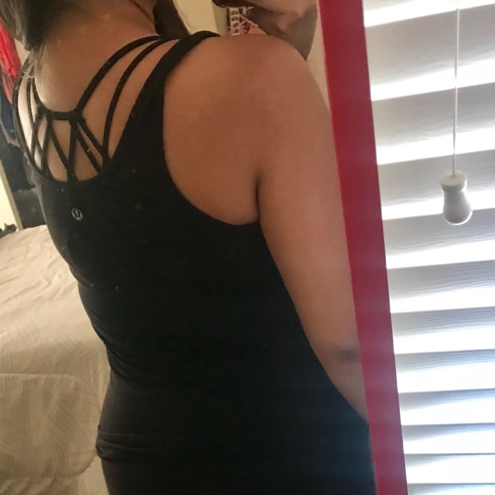 Lululemon 🍋🧘🏽‍♀️ Black high neck tank